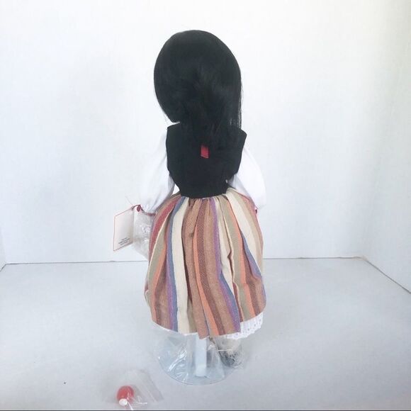 Edwin Knowles Snow White Collectible Doll - Picture 2 of 9